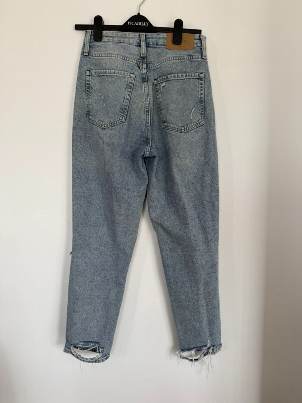 H&M Mom Jeans Light Wash Distressed High Waist Denim Size 6 - Picture 5 of 10